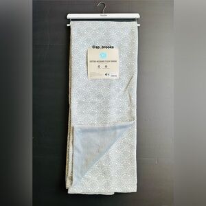 🎁Martha Stewart Cotton Jacquard Plush Throw - Sea Scallop/Solid Reverse Blue